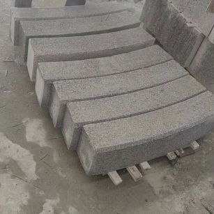 孝感芝麻白弧形路牙石