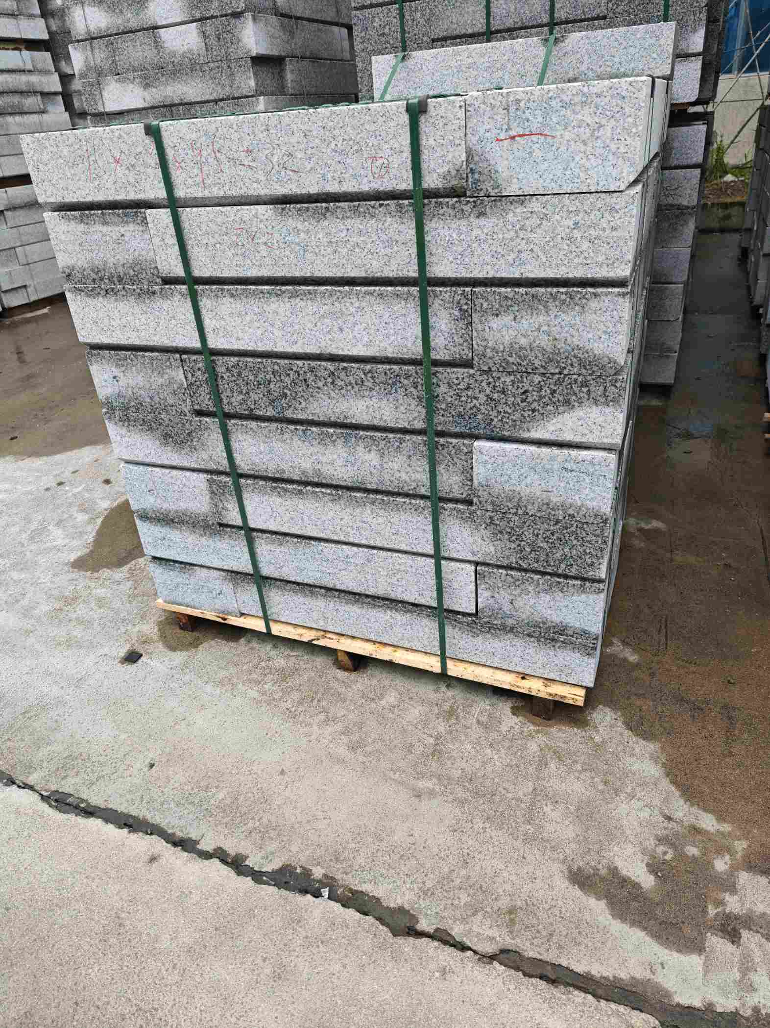 孝感芙蓉白路牙石，马路牙子